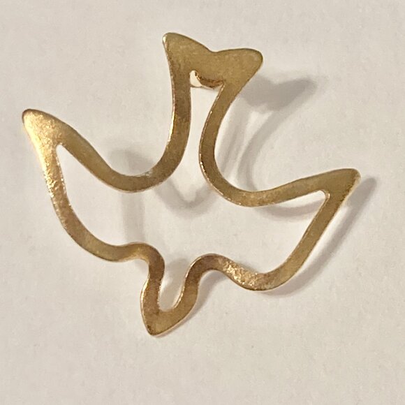 Vintage Dove Bird Lapel Tie Tac Pin Peace Holy Spirit Gold Tone Brass Silhouette - Picture 4 of 8